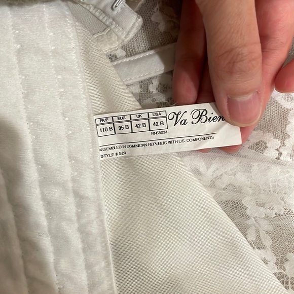 White Lace Corset 42B - Picture 2 of 2